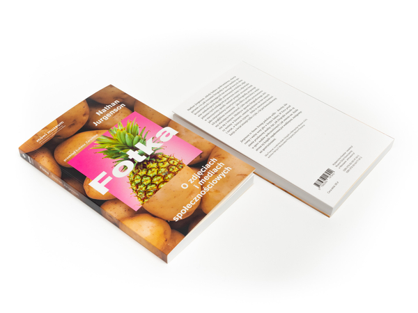 Fotka. O zdjęciach i mediach społecznościowych