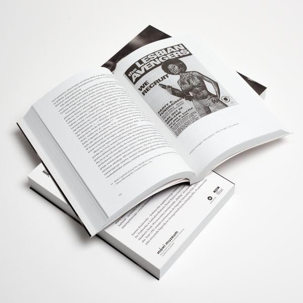 Odmieńcza rewolucja. Performans na cudzej ziemi